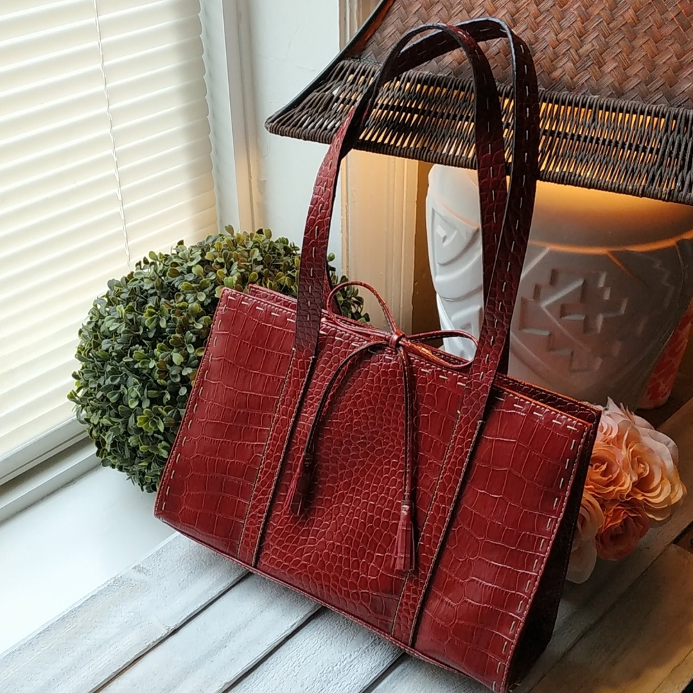 Liz Claiborne Alligator Style Shoulder Purse